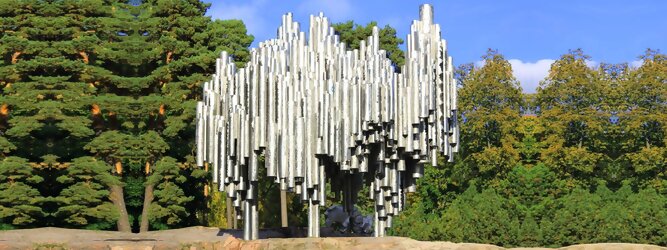 Trip Angebote Reisetipps - Sibelius Monument in Helsinki, Finnland. Wie stilisierte Orgelpfeifen, verblüfft die abstrakt kühne Optik dieser Skulptur und symbolisiert das kreative künstlerische Musikschaffen des weltberühmten finnischen Komponisten Jean Sibelius. Das imposante Denkmal liegt in einem wunderschönen Park. Der als „Johann Julius Christian Sibelius“ geborene Jean Sibelius ist für die Finnen eine äußerst wichtige Person und gilt als Ikone der finnischen Musik. Die bekanntesten Werke des freischaffenden Komponisten sind Symphonie 1-7, Kullervo und Violinkonzert. Unzählige Besucher aus nah und fern kommen in den Park, um eines der meistfotografierten Denkmäler Finnlands zu sehen.